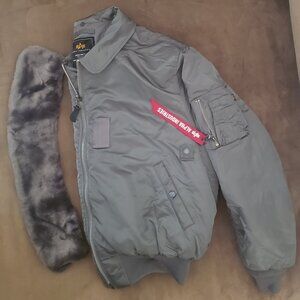 Alpha Industries Men's Sage Green B-15 Flight Jacket